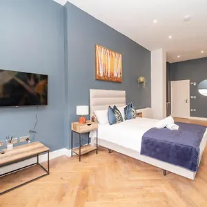https://morden-studio-flat-moments-away-from-brighton-seafront.brighton-hotels-england.com