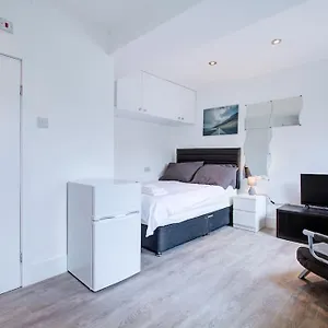 https://comfy-and-convenient-studio-suite-lewisham-with-free.cambridgehotelsuk.com