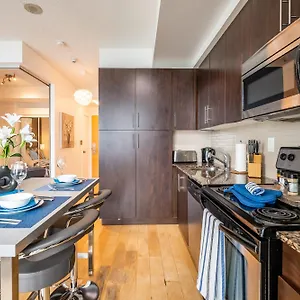 https://1br-luxury-condo-downtown-toronto.niagara-fallshotels.com